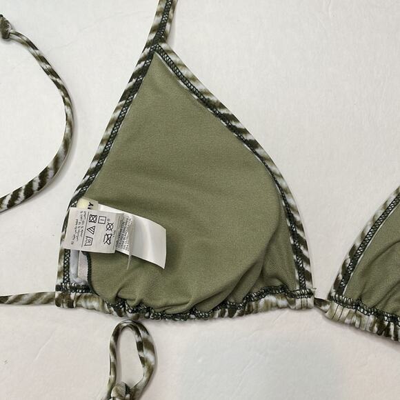 Old navy olive green printed bikini, small top, large bottoms - Picture 6 of 6